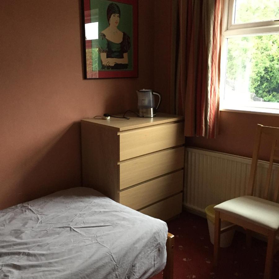 Hotel 5 Ravenhurst Drive วอลซอลล์ ภายนอก รูปภาพ